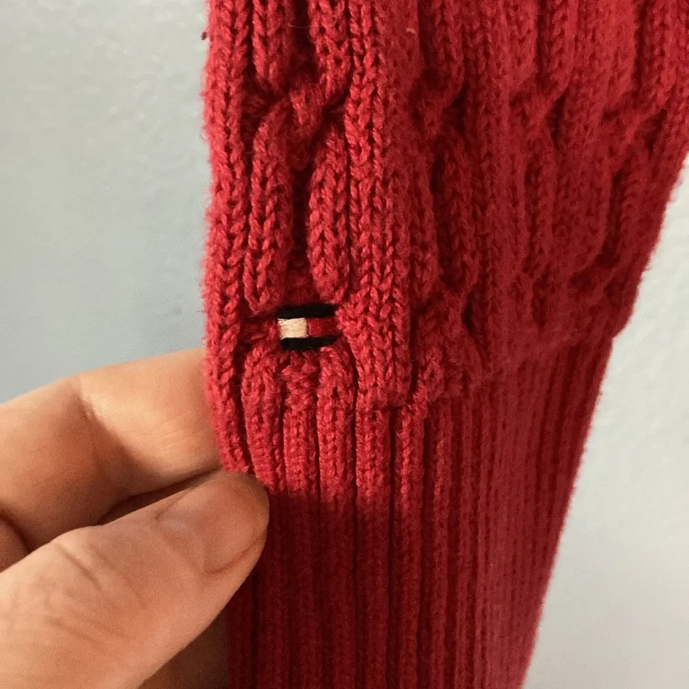TOMMY HILFIGER knitted long sleeve sweater. Size medium. 💯 cotton. Color block - Picture 6 of 7